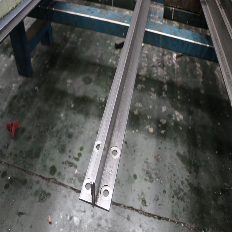 VTSP106 Suku Cadang & Aksesori Lift Rel Panduan Lift OEM Model NV Baja Tahan Karat dengan Permukaan Halus Garansi 1 Tahun